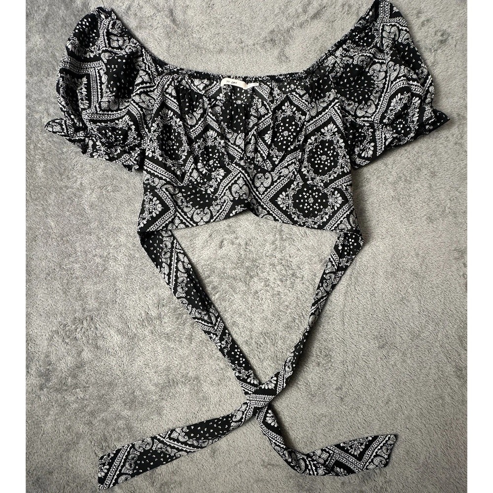 Mi Ami Cropped Bandeau Top Wrap Tie Back Black Print Short Sleeve Front‎ Twist L
